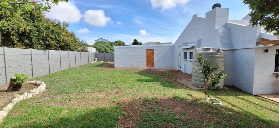 4 Bedroom Property for Sale in Stilbaai Wes Western Cape